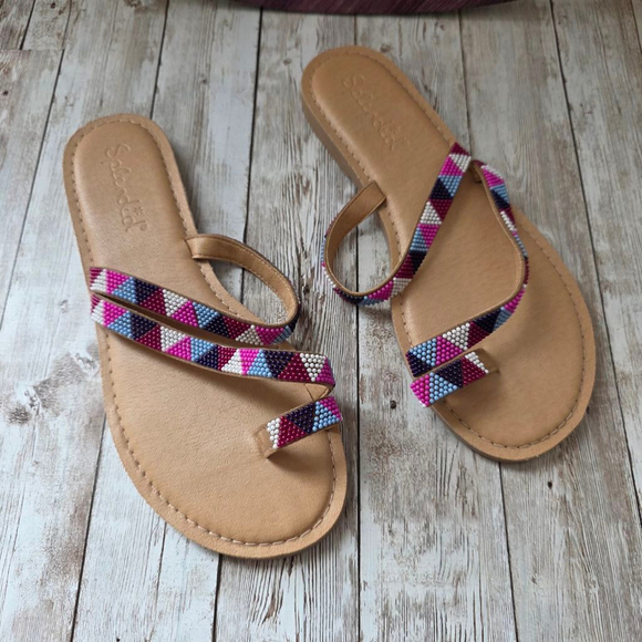 Women's Splendid Flip Flops Sandals Size 7.5M Tan Multi-color Beaded - Picture 1 of 8